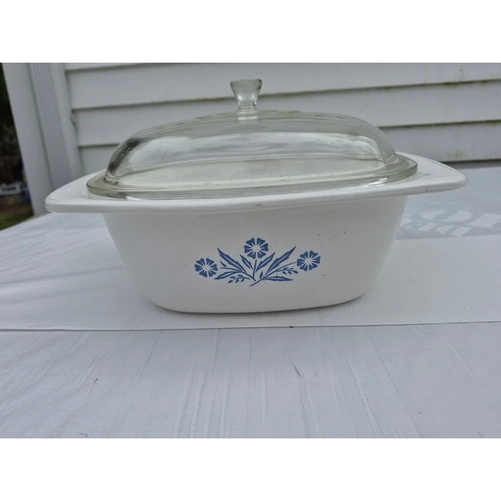 Vintage Corning Ware Blue Cornflower Casserole Dish with Glass Lid P-1-B 1.5 Qt